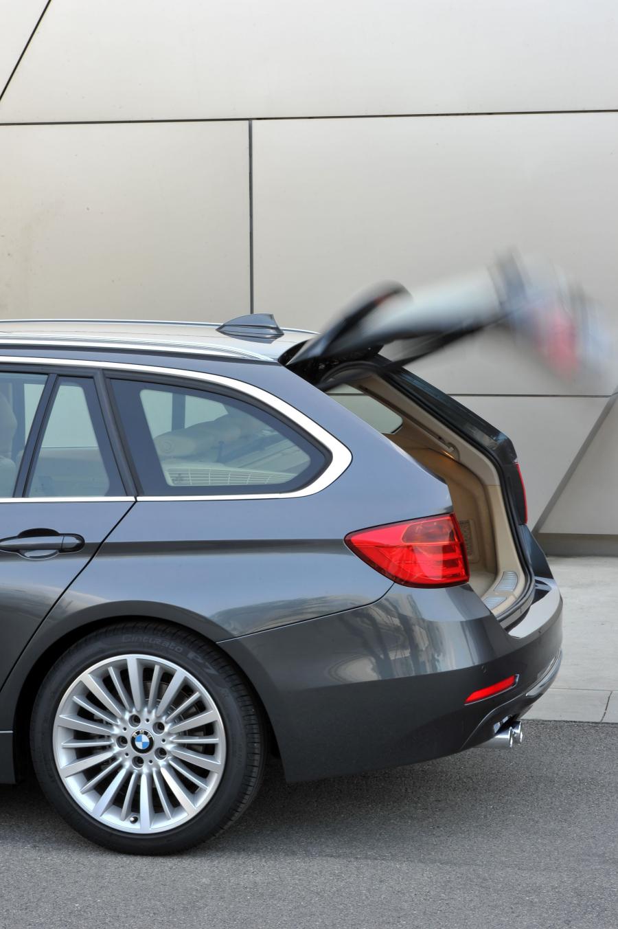  BMW 328i Touring Luxury 2012 года  (фото 57 из 200)